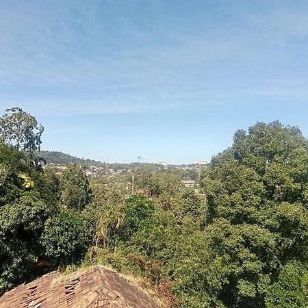 Eshwarkrupa Homestay Madikeri Zewnętrze zdjęcie