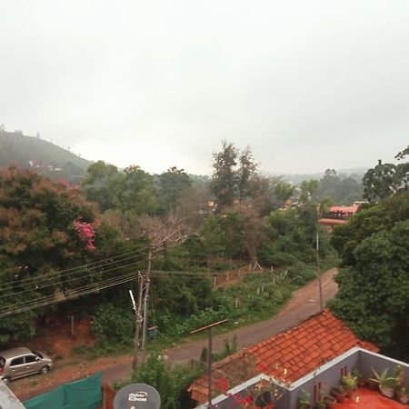 Eshwarkrupa Homestay Madikeri Zewnętrze zdjęcie