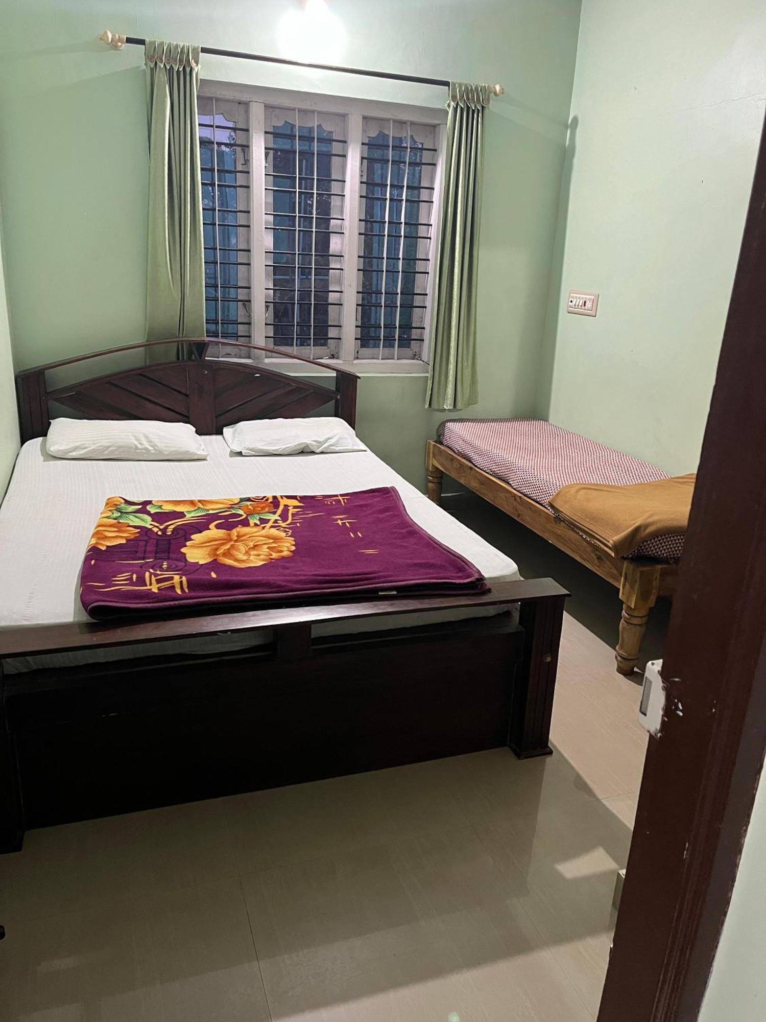 Eshwarkrupa Homestay Madikeri Zewnętrze zdjęcie