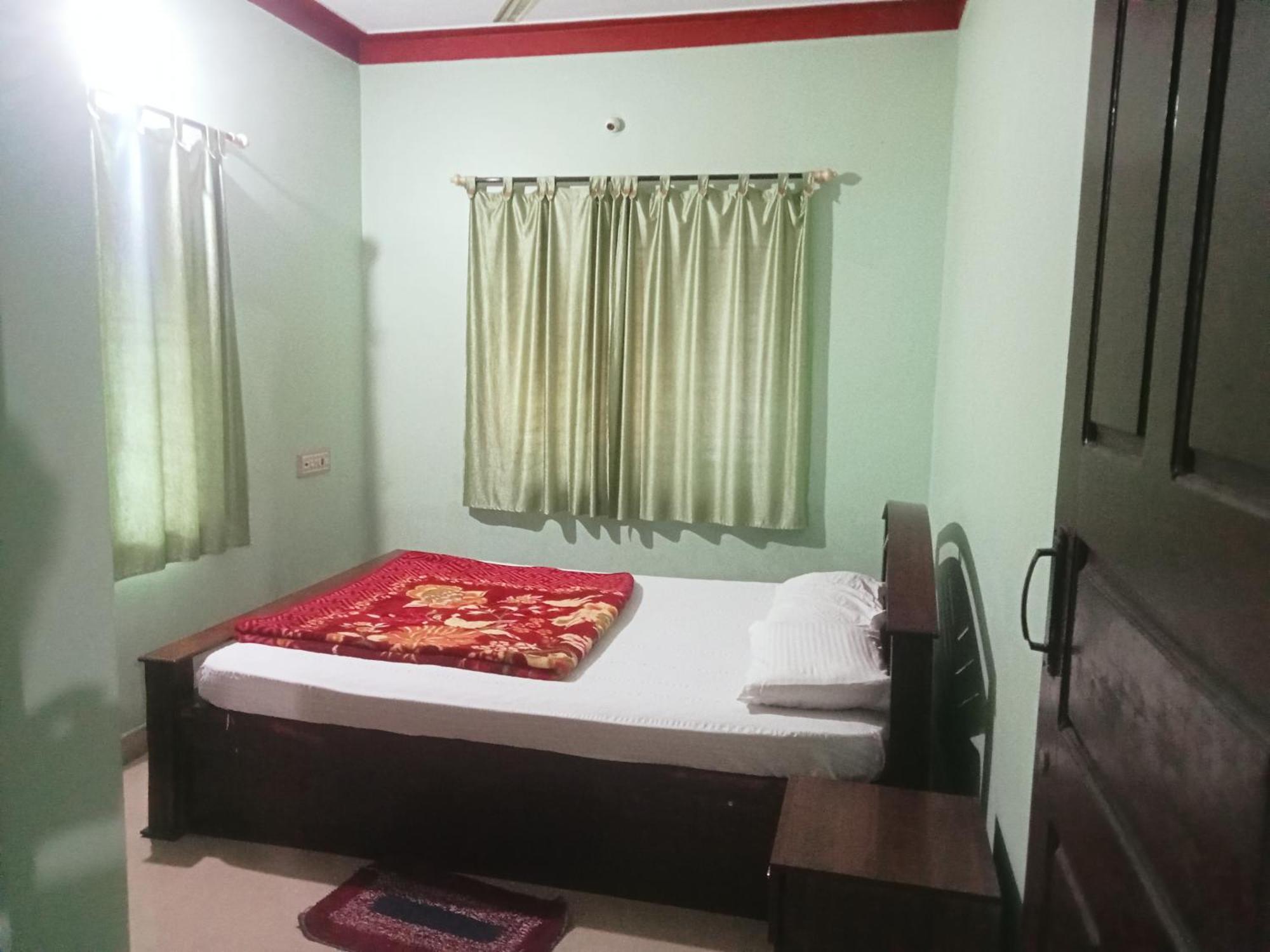 Eshwarkrupa Homestay Madikeri Zewnętrze zdjęcie