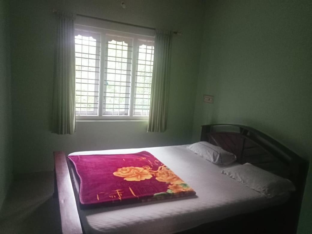 Eshwarkrupa Homestay Madikeri Zewnętrze zdjęcie